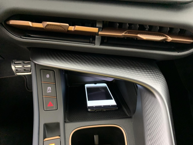 Photo 19 de l'offre de Cupra Terramar 1.5 eTSI Hybrid 150 ch DSG7 V à 36998€ chez Carlyss automobiles Vitré