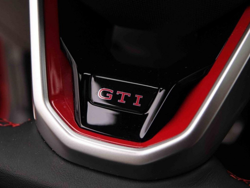 Photo 17 de l'offre de Volkswagen Golf GTi 2.0 TSi 245 DSG à 35172€ chez Carlyss automobiles Vitré