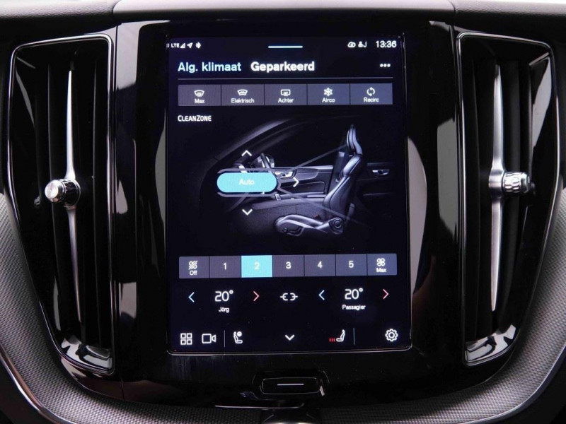 Photo 10 de l'offre de VOLVO XC60 2.0 B4 197 Geartronic Plus Dark à 51765€ chez Carlyss automobiles Vitré