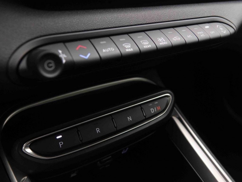 Photo 15 de l'offre de Jeep Avenger 1.2 MHEV 110 DCT6 Altitude à 27502€ chez Carlyss automobiles Vitré