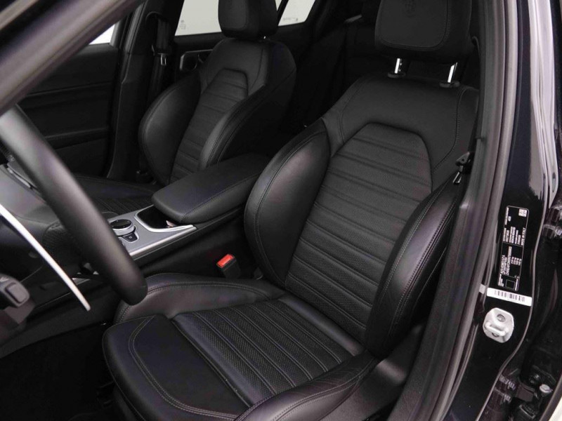 Photo 9 de l'offre de ALFA ROMEO Giulia 2.0 Turbo Q4 AT8 Veloce à 35656€ chez Carlyss automobiles Vitré