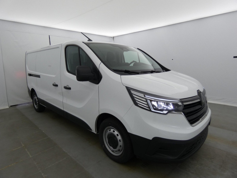Photo 1 de l'offre de RENAULT TRAFIC FOURGON L2H1 3T BLUE DCI 150 GSR2 ADVANCE à 30237€ chez Carlyss automobiles Vitré