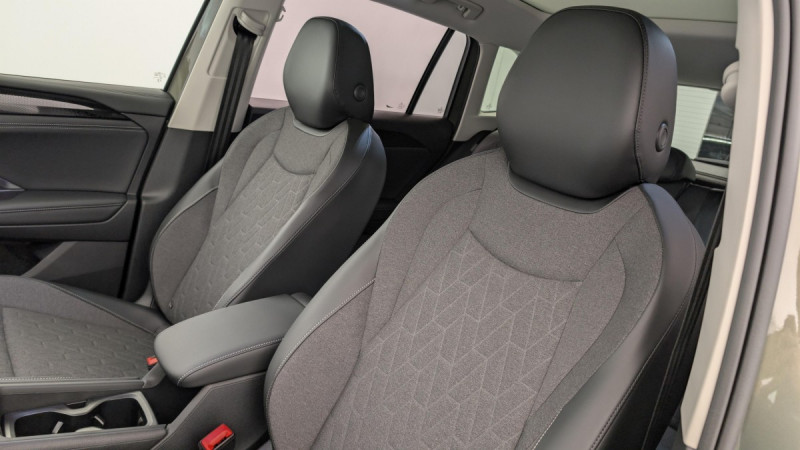 Photo 16 de l'offre de VOLKSWAGEN TIGUAN NOUVEAU 1.5 eTSI 150CV DSG7 LIFE PLUS à 39998€ chez Carlyss automobiles Vitré