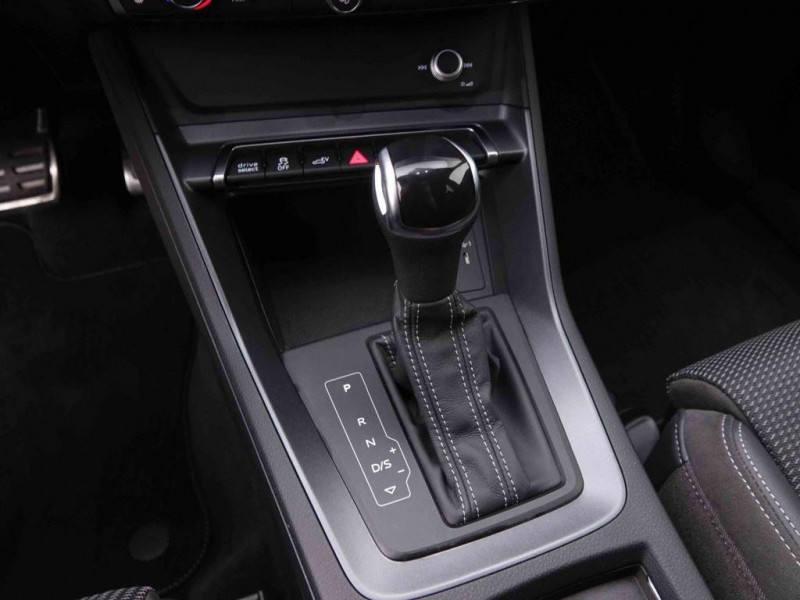 Photo 13 de l'offre de AUDI Q3 45 TFSie PHEV S-Line à 37142€ chez Carlyss automobiles Vitré