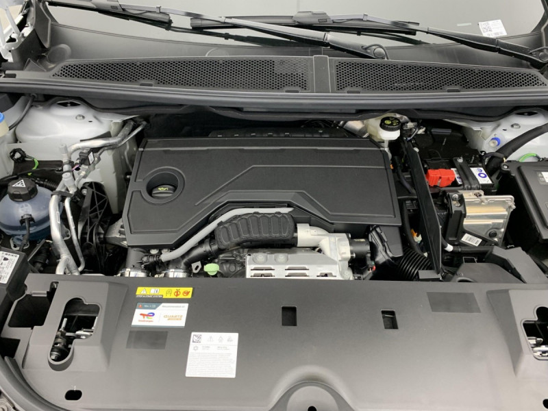 Photo 23 de l'offre de PEUGEOT 3008 Hybrid 145 e-DCS6 GT à 31598€ chez Carlyss automobiles Vitré