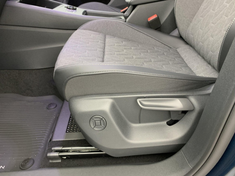 Photo 10 de l'offre de VOLKSWAGEN TIGUAN NOUVEAU 1.5 eTSI 150CV DSG7 LIFE PLUS à 40498€ chez Carlyss automobiles Vitré