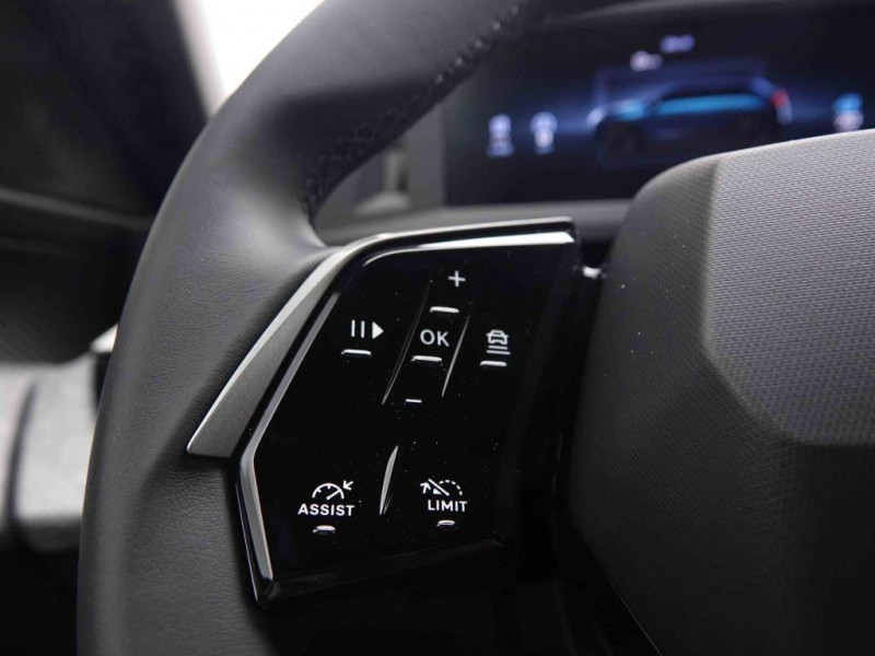 Photo 10 de l'offre de PEUGEOT 5008 Hybrid 145 e-DCS6 Allure à 37335€ chez Carlyss automobiles Vitré