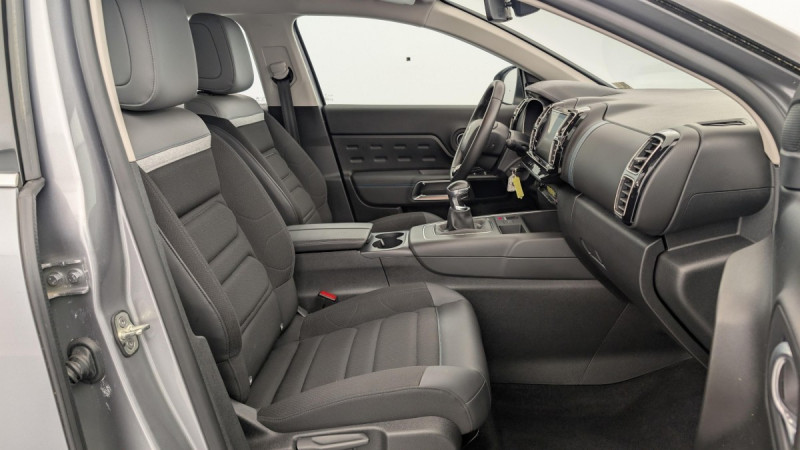 Photo 9 de l'offre de CITROEN C5 Aircross PureTech 130 S&S BVM6 Feel à 16178€ chez Carlyss automobiles Vitré