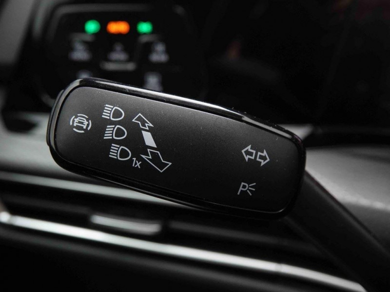 Photo 21 de l'offre de Volkswagen Golf GTi 2.0 TSi 300 DSG Clubsport à 46965€ chez Carlyss automobiles Vitré