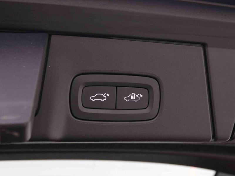 Photo 8 de l'offre de VOLVO V90 2.0 T6 PHEV 350 AWD 18gr Inscription à 37203€ chez Carlyss automobiles Vitré