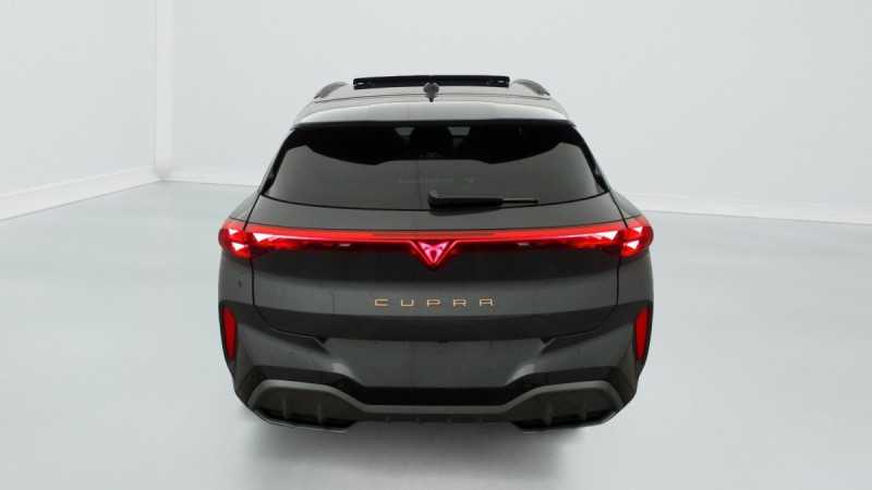 Photo 6 de l'offre de Cupra Terramar 1.5 eTSI Hybrid 150 ch DSG7 V à 36998€ chez Carlyss automobiles Vitré