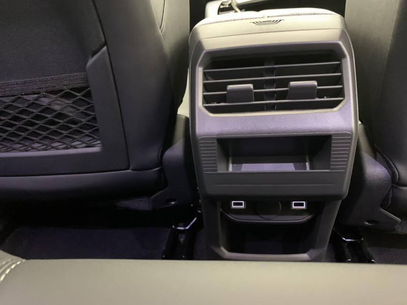 Photo 25 de l'offre de PEUGEOT 3008 Hybrid 145 e-DCS6 GT à 34998€ chez Carlyss automobiles Vitré