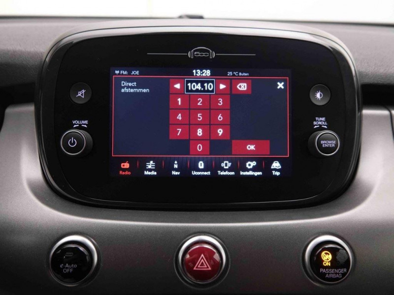 Photo 10 de l'offre de FIAT 500X 1.5 Hybrid 131 DCT Sport à 22743€ chez Carlyss automobiles Vitré