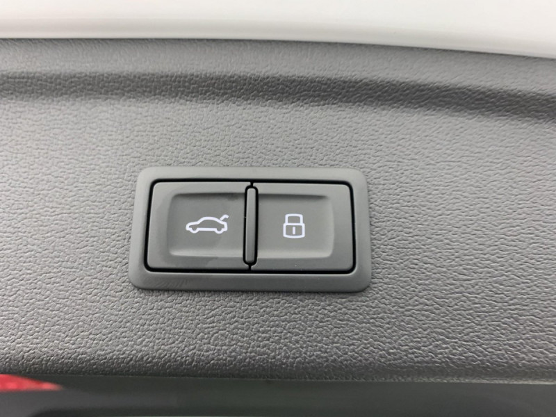 Photo 18 de l'offre de Audi A3 ALLSTREET TFSI e Hybride rechargeable 204 S tronic 6 Design à 42998€ chez Carlyss automobiles Vitré