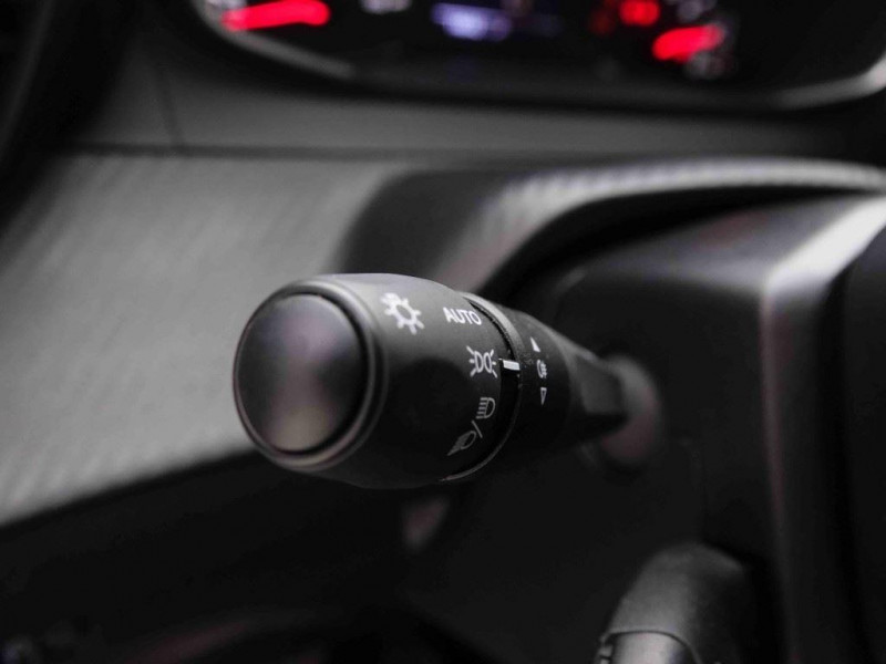 Photo 11 de l'offre de PEUGEOT 208 PureTech 100 S&S BVM6 Active à 17498€ chez Carlyss automobiles Vitré