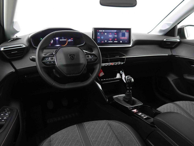 Photo 7 de l'offre de PEUGEOT 208 PureTech 100 S&S BVM6 Allure à 18431€ chez Carlyss automobiles Vitré