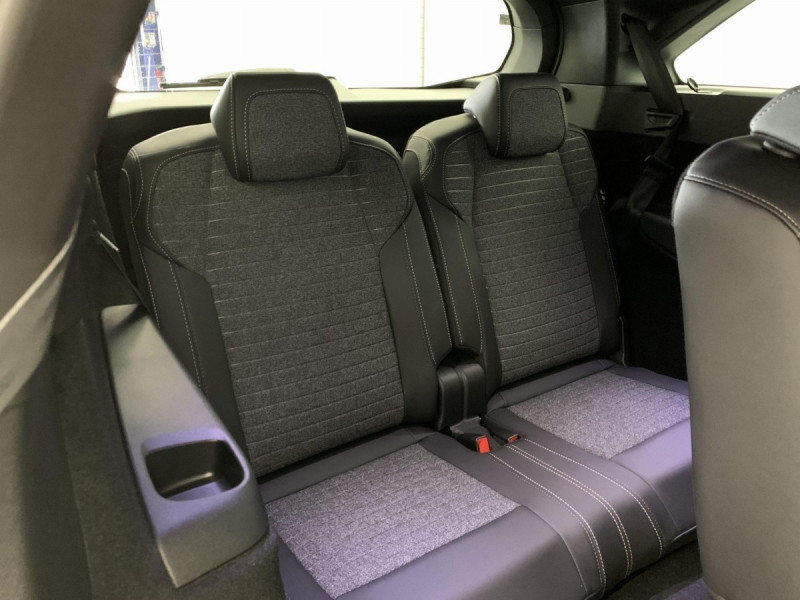 Photo 11 de l'offre de PEUGEOT 5008 Hybrid 145 e-DCS6 Allure à 31998€ chez Carlyss automobiles Vitré