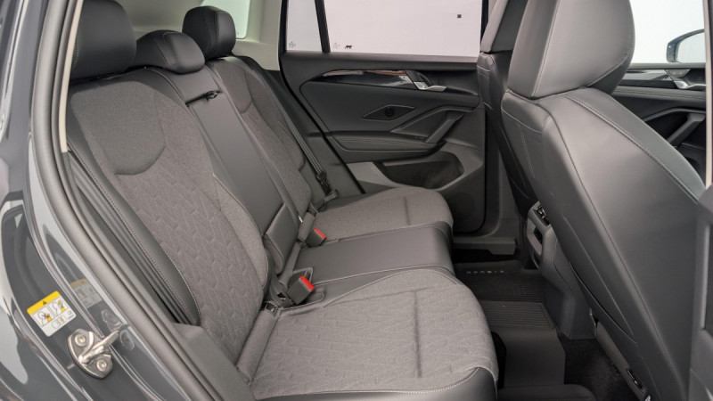 Photo 10 de l'offre de VOLKSWAGEN TIGUAN NOUVEAU 1.5 eTSI 150CV DSG7 LIFE PLUS à 37598€ chez Carlyss automobiles Vitré