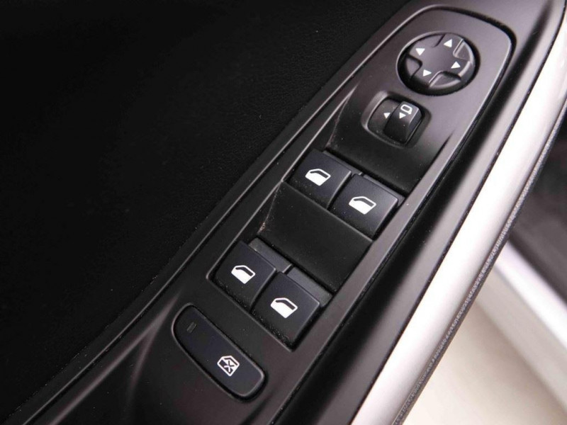 Photo 13 de l'offre de OPEL Grandland 1.2 T 130 GS Line à 23774€ chez Carlyss automobiles Vitré