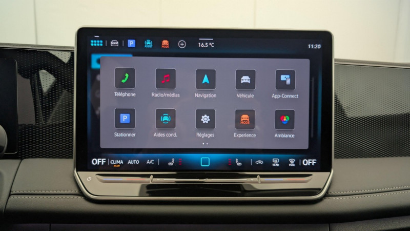 Photo 17 de l'offre de VOLKSWAGEN TIGUAN NOUVEAU 1.5 eTSI 150CV DSG7 LIFE PLUS à 37598€ chez Carlyss automobiles Vitré