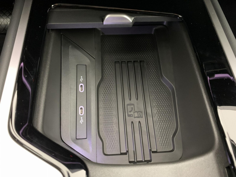 Photo 22 de l'offre de VOLKSWAGEN Passat 1.5 eTSI OPF 150 DSG7 Elegance à 39598€ chez Carlyss automobiles Vitré