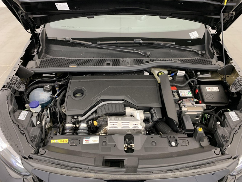 Photo 19 de l'offre de PEUGEOT 2008 Hybrid 145 e-DCS6 Allure à 24998€ chez Carlyss automobiles Vitré