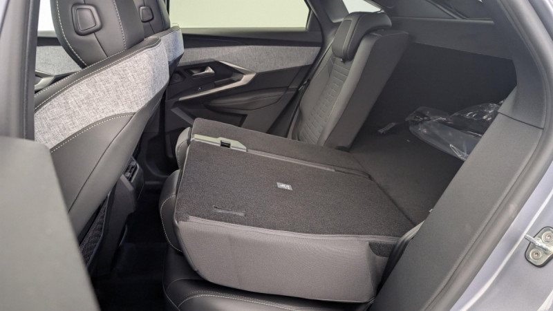 Photo 25 de l'offre de PEUGEOT 3008 Hybrid 145 e-DCS6 GT à 34998€ chez Carlyss automobiles Vitré