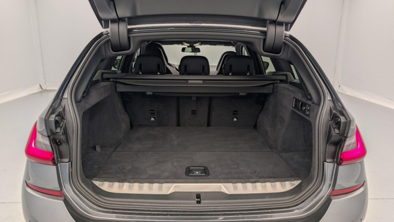 Photo 11 de l'offre de BMW Serie 3 Touring G21 Touring 330e xDrive 292 ch BVA8 M Sport à 31043€ chez Carlyss automobiles Vitré