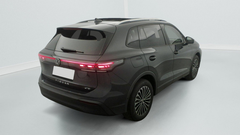 Photo 7 de l'offre de VOLKSWAGEN TIGUAN NOUVEAU 1.5 eTSI 150CV DSG7 LIFE PLUS à 38998€ chez Carlyss automobiles Vitré