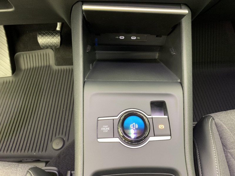 Photo 23 de l'offre de VOLKSWAGEN TIGUAN NOUVEAU 1.5 eTSI 150CV DSG7 LIFE PLUS à 40498€ chez Carlyss automobiles Vitré