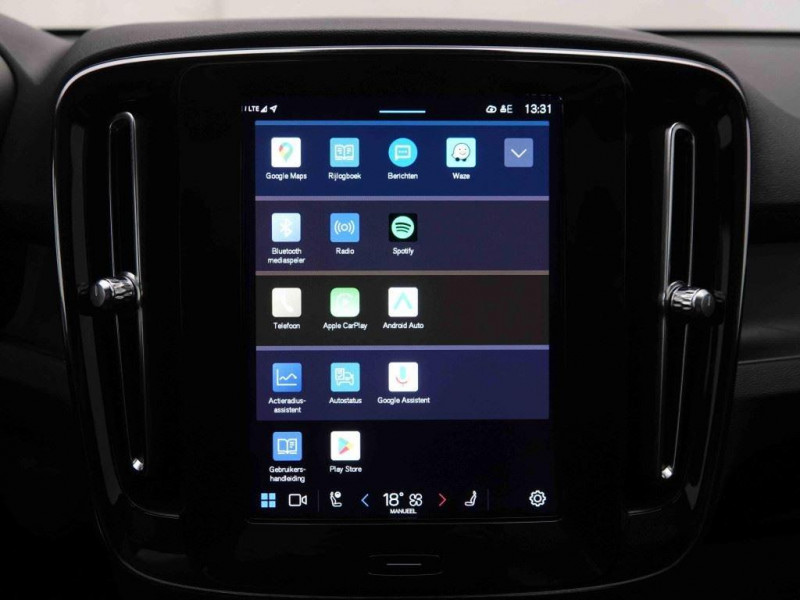 Photo 14 de l'offre de Volvo C40 79 kWh Recharge Dark à 36619€ chez Carlyss automobiles Vitré