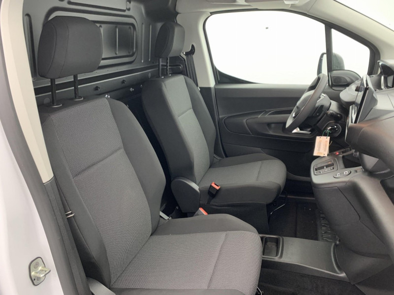 Photo 9 de l'offre de PEUGEOT Partner Fourgon M 650 KG BLUEHDI 130 S&S EAT8 à 21837€ chez Carlyss automobiles Vitré