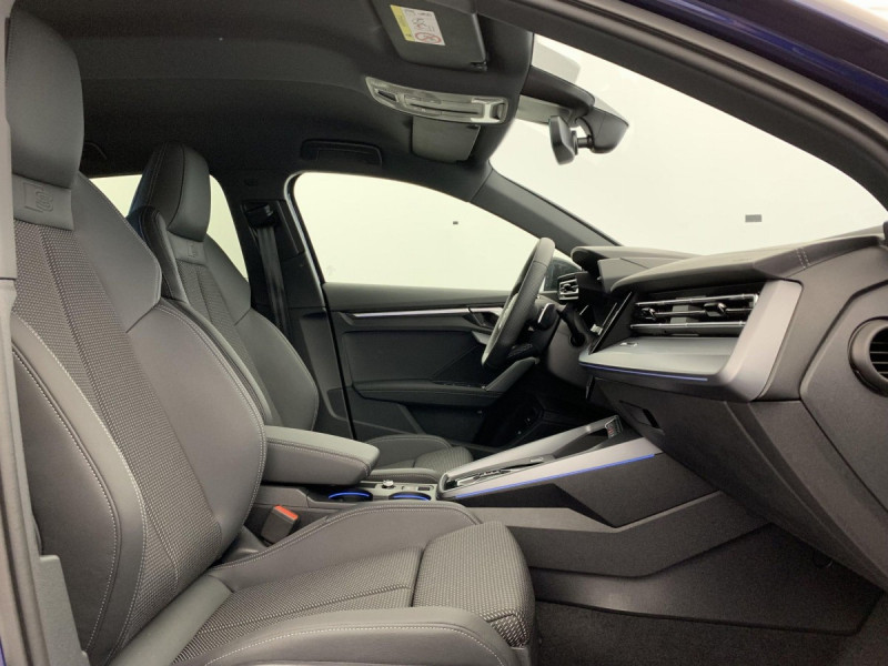 Photo 21 de l'offre de AUDI A3 SPORTBACK NOUVELLE 45 TFSI E HYBRIDE RECHARGEABLE 272 S TRONIC 6 S LINE à 43998€ chez Carlyss automobiles Vitré