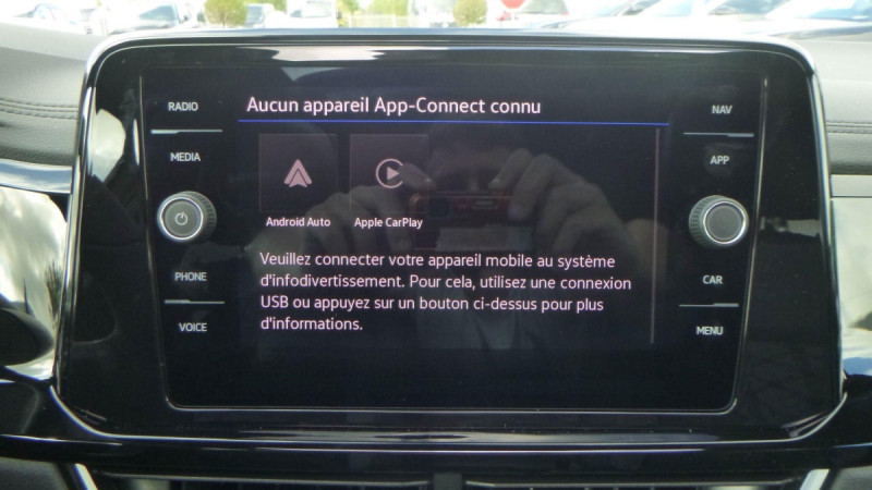 Photo 21 de l'offre de VOLKSWAGEN T-roc T-Roc 1.5 TSI EVO2 150 Start/Stop DSG7 R-Line Edition à 36398€ chez Carlyss automobiles Vitré