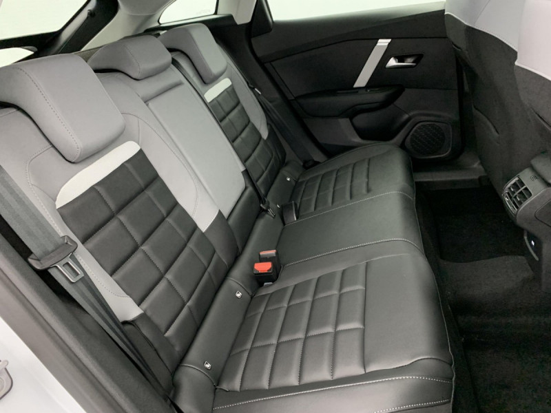 Photo 10 de l'offre de CITROEN C4 Hybride 145 e-DCS6 Max à 22998€ chez Carlyss automobiles Vitré