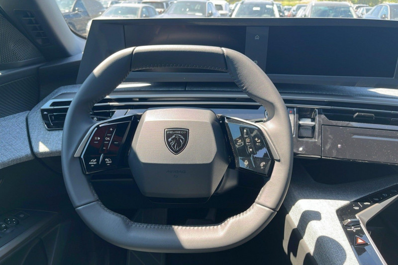 Photo 14 de l'offre de PEUGEOT 3008 Hybrid 145 e-DCS6 Allure à 28998€ chez Carlyss automobiles Vitré