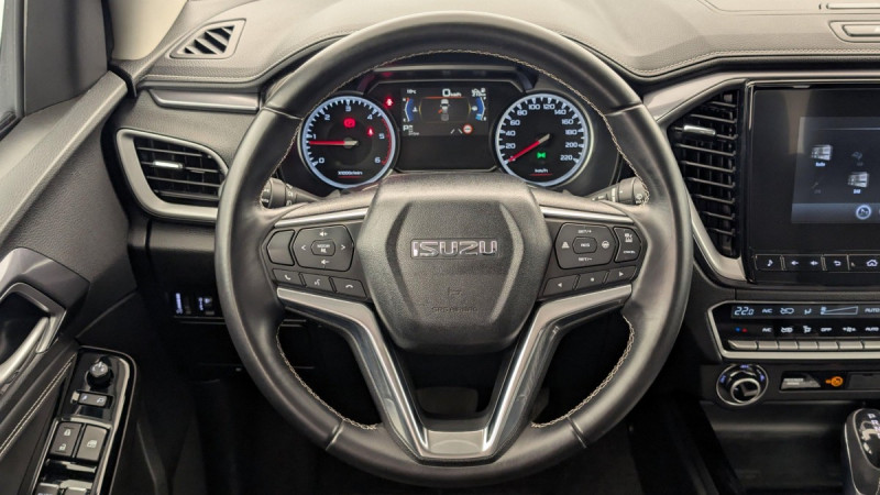 Photo 13 de l'offre de ISUZU D-MAX N60 CREW CAB 1.9 164 CH 4X4 BVA F à 44998€ chez Carlyss automobiles Vitré