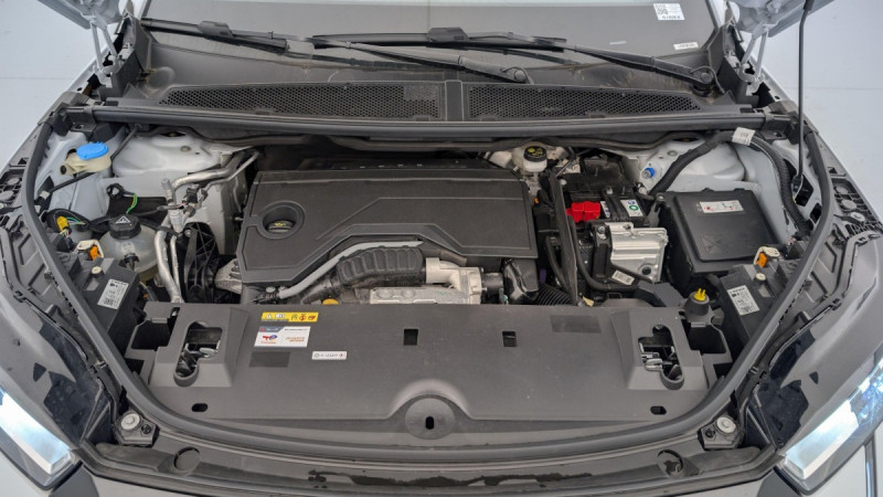 Photo 20 de l'offre de PEUGEOT 3008 NOUVEAU HYBRID 136 E-DCS6 ALLURE à 29379€ chez Carlyss automobiles Vitré