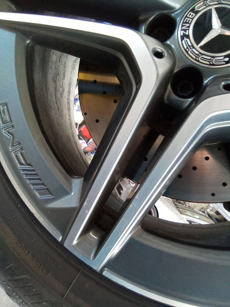 Photo 13 de l'offre de MERCEDES-BENZ GLC 300 e EQ POWER 9G-Tronic 4Matic AMG Line à 37598€ chez Carlyss automobiles Vitré