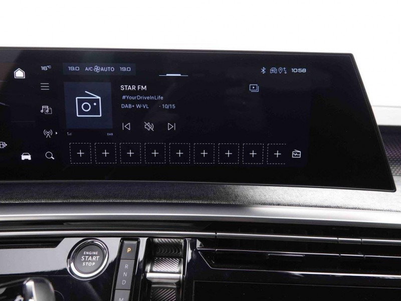 Photo 9 de l'offre de PEUGEOT 3008 1.2 HYBRID 136 E-DSC6 New Model GT à 40965€ chez Carlyss automobiles Vitré