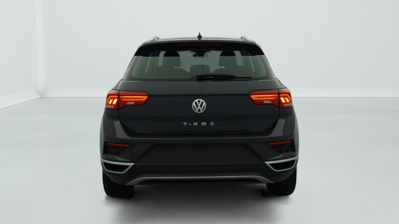 Photo 6 de l'offre de VOLKSWAGEN T-roc 1.0 TSI 115 START/STOP BVM6 LOUNGE BUSINESS à 19883€ chez Carlyss automobiles Vitré