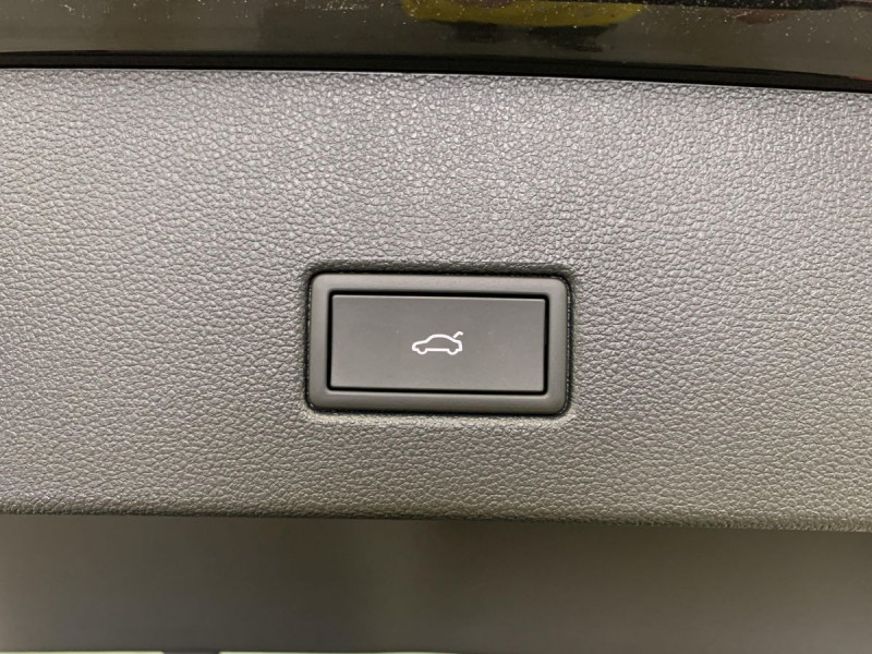 Photo 12 de l'offre de VOLKSWAGEN T-roc 1.5 TSI EVO2 150 Start/Stop DSG7 R-Line Edition à 33598€ chez Carlyss automobiles Vitré