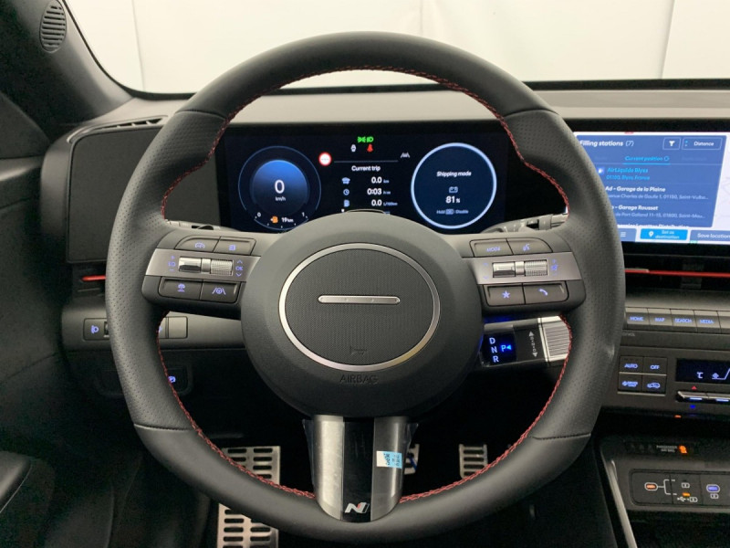 Photo 15 de l'offre de HYUNDAI KONA HYBRID 129 CREATIVE N Line à 28518€ chez Carlyss automobiles Vitré