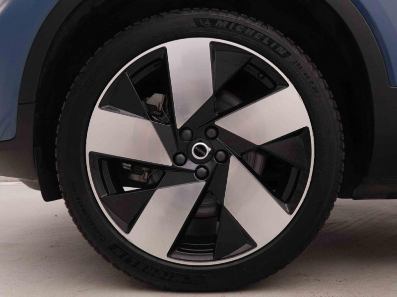 Photo 24 de l'offre de Volvo C40 79 kWh Recharge Dark à 36619€ chez Carlyss automobiles Vitré