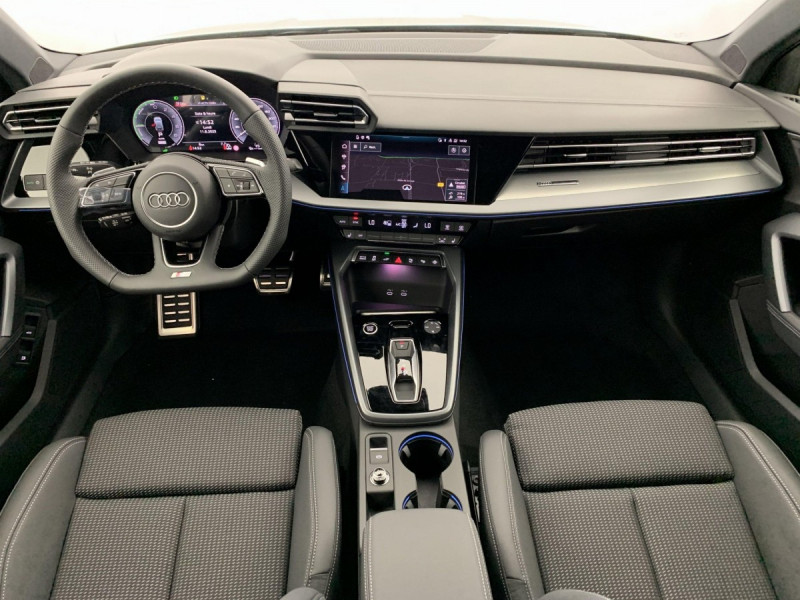 Photo 22 de l'offre de AUDI A3 SPORTBACK NOUVELLE 45 TFSI E HYBRIDE RECHARGEABLE 272 S TRONIC 6 S LINE à 45498€ chez Carlyss automobiles Vitré