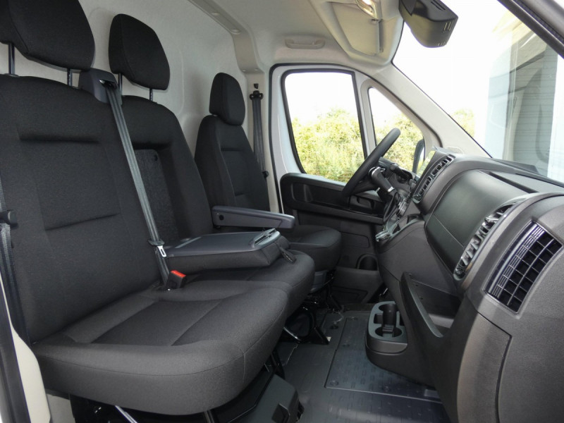 Photo 17 de l'offre de CITROEN Jumper Fourgon TOLE 35 L3H2 180 S&S BVA8 à 32637€ chez Carlyss automobiles Vitré