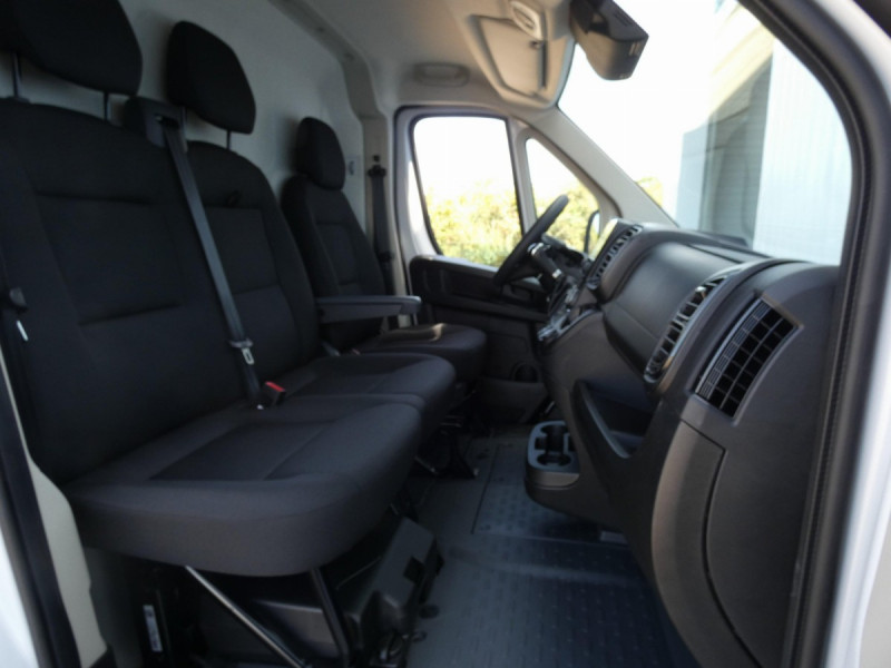 Photo 26 de l'offre de CITROEN Jumper Fourgon TOLE 35 L2H2 180 S&S BVA8 à 31437€ chez Carlyss automobiles Vitré