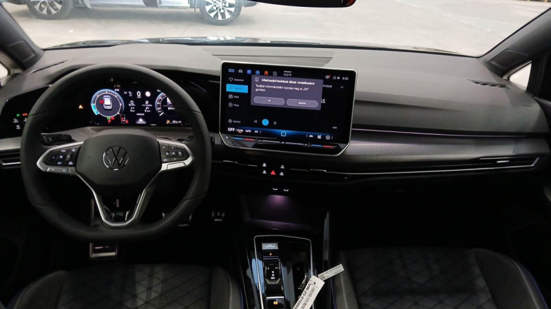 Photo 12 de l'offre de VOLKSWAGEN GOLF Golf 2.0 TDI 150 DSG7 R-Line à 37498€ chez Carlyss automobiles Vitré