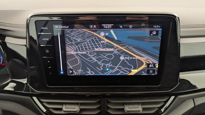 Photo 16 de l'offre de Volkswagen T-roc Cabriolet 1.5 TSI EVO 150 START/STOP DSG7 R-LINE à 29233€ chez Carlyss automobiles Vitré