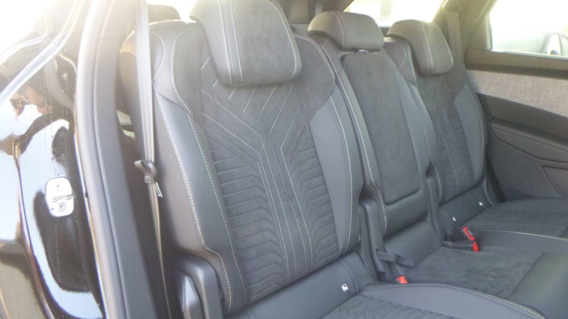 Photo 16 de l'offre de PEUGEOT 5008 Hybrid 145 e-DCS6 GT à 42398€ chez Carlyss automobiles Vitré